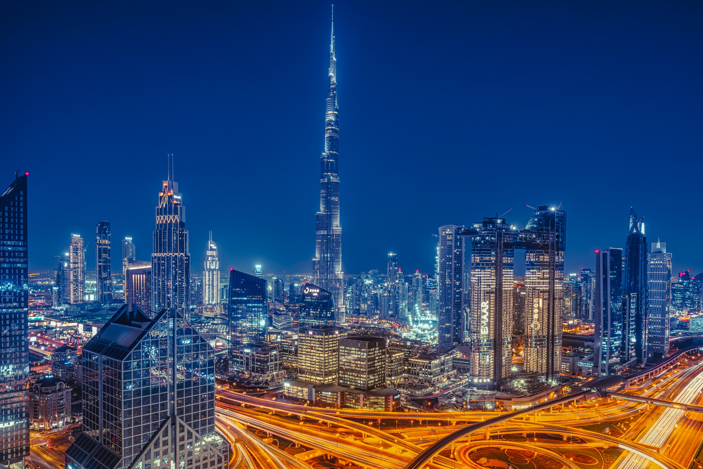 What are the downsides of living in Dubai?